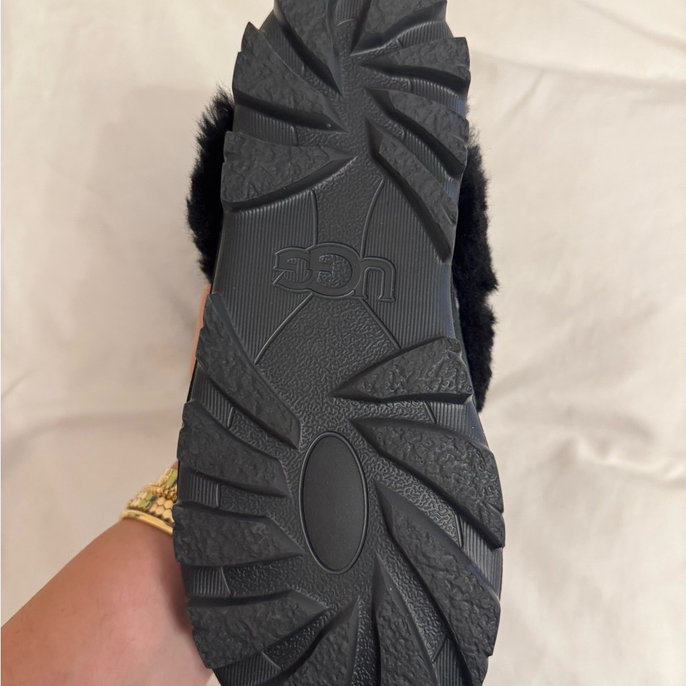 UGG Black Fuzzy Slippers brand new no box - Picture 3 of 5